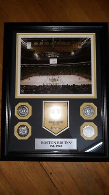 波士顿棕熊斯坦利杯高地完好带框展示镀银硬币 — 第 1/2 张图片