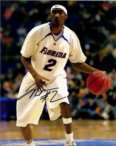 FOTO FIRMADA COREY BREWER FLORIDA GATORS 8X10 CON CERTIFICADO DE AUTENTICIDAD - Imagen 1 de 1