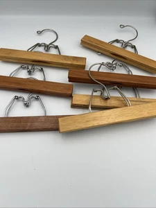Konvolut 7 Vintage Holz Hosenbügel Rockhosen mit Metallklammern Holzbügel - Bild 1 von 5
