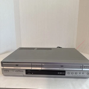 SOLO DVD VCR ROTO Sony DVD VHS Reproductor Combo SLV-D350P Sin Control Remoto LEER - Imagen 1 de 9