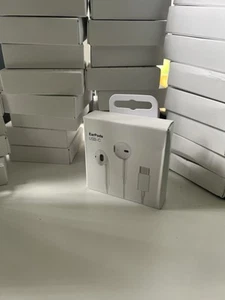 USB-C Wired Earphones with Mic | Compatible with Samsung, Google Pixel, OnePlus - Picture 1 of 3