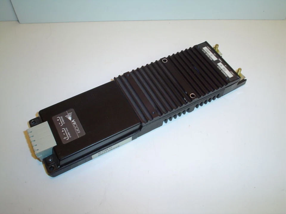 Vicor compact V1-LCN0-EY 5VDC 50W - Image 1 of 1