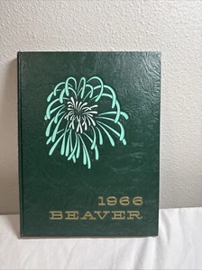 1966 BEAVERTON HIGH SCHOOL YEARBOOK BEAVERTON, OREGON  THE BEAVER - Picture 1 of 10