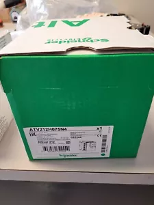 Schneider Avvitatore a Frequenza Variabile ATV212H075N4, VFD, 1HP, 380/480V, Nuovo con scatola - Foto 1 di 2