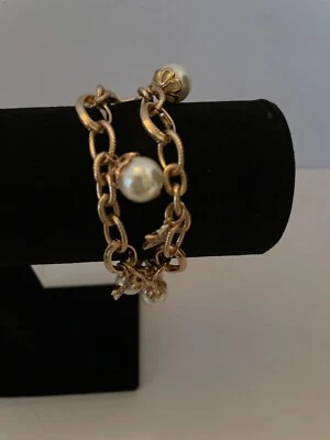 NUEVO EN CAJA Pulsera Avon Doble Cadena Pavé Corazones Perlas Imitadas Tono Dorado NUEVO DF19 Foto 1 de 4