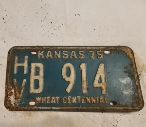 1975 Kansas License Plate HVB 914 Number Wheat Centennial Harvey Co - Picture 1 of 4