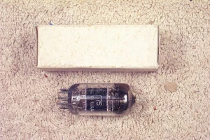 1, NUEVO, GE JG 5751, triple mica, placa negra, edición militar, 12AX7/ECC83 eq - Imagen 1 de 7