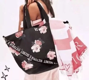 Victoria's Secret Set Floral Rose Tote Weekender Handgepäcktasche mit Decke Neu mit Etikett - Bild 1 von 2