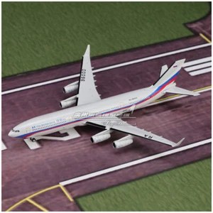1:400 Phoenix Ilyushin Ilyushin Il-96-400 avión de pasajeros modelo de avión fundido a presión - Imagen 1 de 9