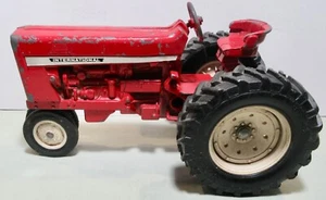 International 656 Traktor mit schmaler Frontpartie Maßstab 1:16 - Bild 1 von 11