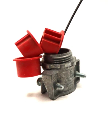 Conector Arlington 8412 1" para cable revestido de metal (MC), con aisladores/paradas finales Foto 1 de 4