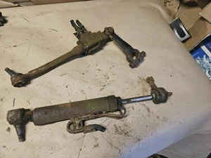 OEM 1975 F250 4x4 Power assist steering ram control valves highboy FOR PARTS - Picture 1 of 18