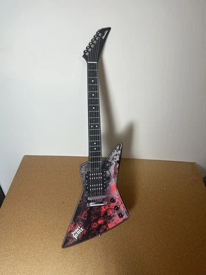 PAPER JAMZ PRO SERIES GUITAR MODEL 6288 Gibson Explorer Shaped - TESTED & WORKS - Image 1 of 4