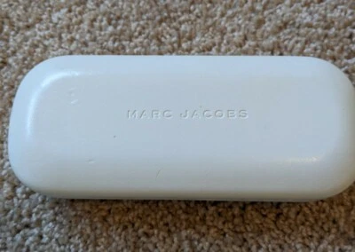 'MARC JACOBS' Blanco LOGOTIPO Cuero sintético DURAS GAFAS DE SOL Gafas SOLO ESTUCHE Foto 1 de 3