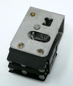 Honeywell Micro Switch 2D25 250V AC 30V DC 5A NOS - Picture 1 of 1