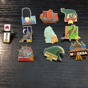 Pin's Folies❤️ Vintage 10 pins badges Mac Donald's edited by AB France - Picture 1 of 2