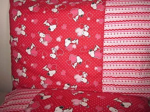 Snoopy mit Herzen Muster 100% Neu Baumwolle Handarbeit Kissenbezug ein Paar - Bild 1 von 4