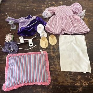 Paket American Girl Kleidung einschließlich Gymnastik Sachen und seltenere Schuhe & Kleid - Bild 1 von 6