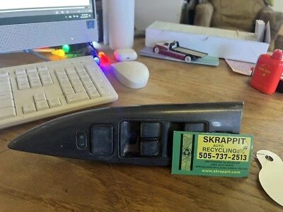 A702. Interruptor de 6 puertas Mazda 2006-2008 Foto 1 de 3