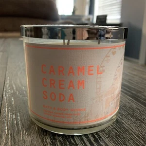 Bath & Body Works Vela 3 Mechas CARAMELO CREMA SODA Nuevo - Imagen 1 de 6