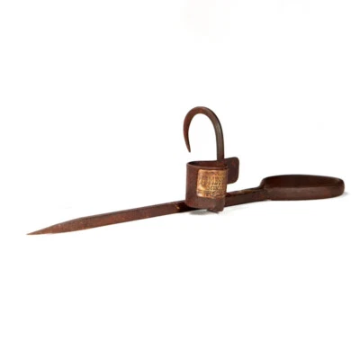 Candelabro de hierro forjado adhesivo Tommy Miners lápida minería candelabro Foto 1 de 3