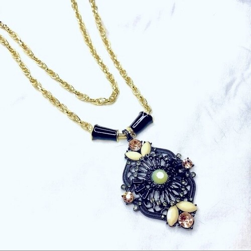 VETEMENTS Collana doppia catena con ciondolo strass nero gotico