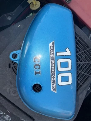 Panel de cubierta lateral derecho Suzuki TS100 TC100 1974-75 #47111-25610 PL213-SC8 Foto 1 de 4