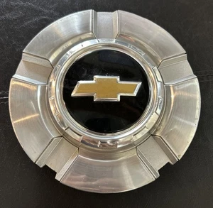 CHEVY SILVERADO TAHOE SUBURBAN OEM WHEEL CENTER CAP 2007-2013 9596343 Very Good - Picture 1 of 9