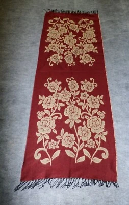 NEW  Reversible Wool Table Runner Red & Beige Floral design w/ fringe 70 x26 - Image 1 of 4