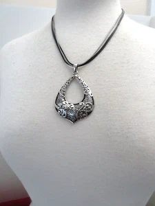 CHICOS SILVER PENDANT NECKLACE 16-20" - Picture 1 of 2