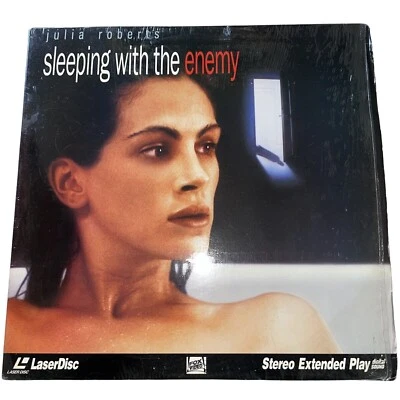 Sleeping With the Enemy Drama Thriller Laserdisc 1991 u Julia Roberts Patrick Be - Image 1 of 2
