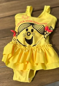 Little Miss Sunshine gelber Baby Badeanzug Größe 12-18 Monate Mr Men Little Miss - Bild 1 von 7