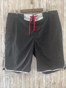 Under Armour Men’s Black Swim Trunks 10” Inseam Size 40 (XL) - Picture 1 of 13