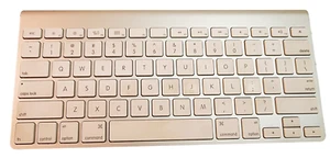 Apple A1314 Silver Slim Aluminum Wireless Bluetooth QWERTY Standard Keyboard - Picture 1 of 8