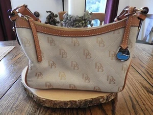 Dooney & Bourke Monogram Signature Canvas East West Shoulder Bag -Barely used! - Picture 1 of 7