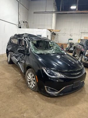 Used Front Right Drive Axle Shaft fits: 2017 Chrysler Pacifica front gasoline Fr - Imagem 1 de 4