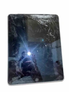 Apple iPad 1st Generation Model A1337 32GB Parts Only Not working - Picture 1 of 3