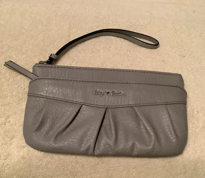 NUEVO SIN ETIQUETAS Juicy Couture BOLSO/CARTERA Gris Muñequera BOLSILLOS Cremallera Cuero Vegano Foto 1 de 4