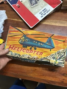 Helicóptero grande de colección juguete de hojalata alimentado por fricción probado en Japón con caja - Imagen 1 de 14