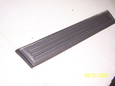 1990 1991 1992 LINCOLN MARK VII 7 Right FRONT FENDER Front TRIM MOLDING OEM USED - Image 1 of 4