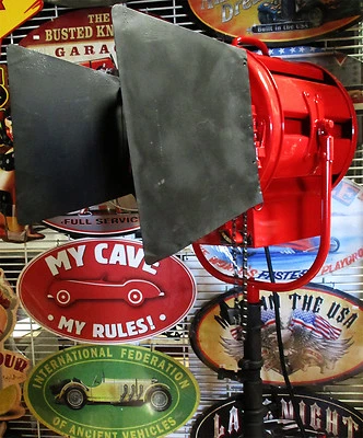 Mole-Richardson Hollywood 2K Red Movie Light Original circa 1940's Foto 1 de 4