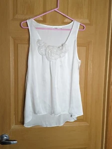 Cato Women's Sz M Shell Silky White Sleeveless Tank Top - Picture 1 of 5