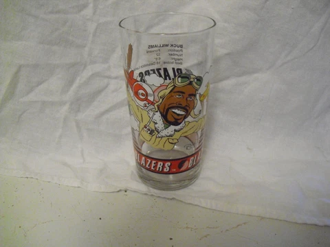 PORTLAND TRAIL BLAZERS BUCK WILLIAMS GLASS '92-'93 DAIRY QUEEN Cover