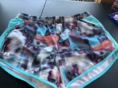 Pantalones cortos de yoga Under Armour Heat Gear para mujer talla L nuevos con etiquetas Foto 1 de 4