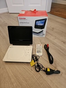 Toshiba SDP75SWB 7 " Portable DVD Player Tested And Working  - Picture 1 of 8