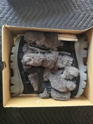 Bota UGG para mujer talla 7 W brumosa 1095429 W gris SEL Foto 1 de 4