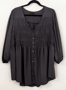 Babydoll Torrid Challis smocked taglia 2x grigio scuro scollo a V maniche a 3/4 top - Foto 1 di 14