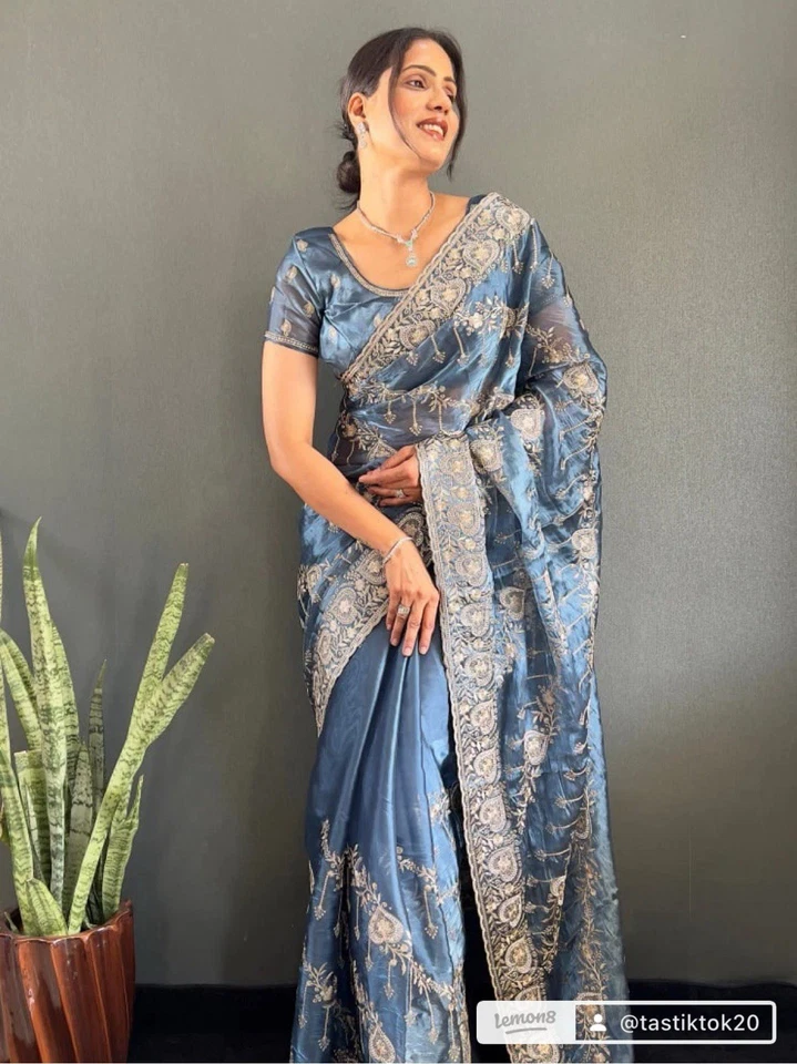 Diseñador Georgette Sari Estampado Lentejuelas Acolchado 7MM Lentejuelas Zari Trabajo con Blusa Foto 1 de 1