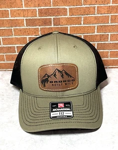 Richardson 112 Ford Bronco parche de cuero sintético sombrero de camionero Loden/negro - Imagen 1 de 5