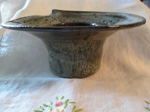 Pottery Ikebana Vase w/ Spiked Tined Frog 7”D brownish/gray Melissa Greene EUC - Picture 1 of 7